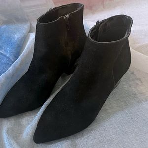 Kensie Black Block Booties 🌵7.5